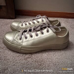 Converse Chuck Taylor All Star Metallic Leather Sneakers In Gold - US 8 women’s
